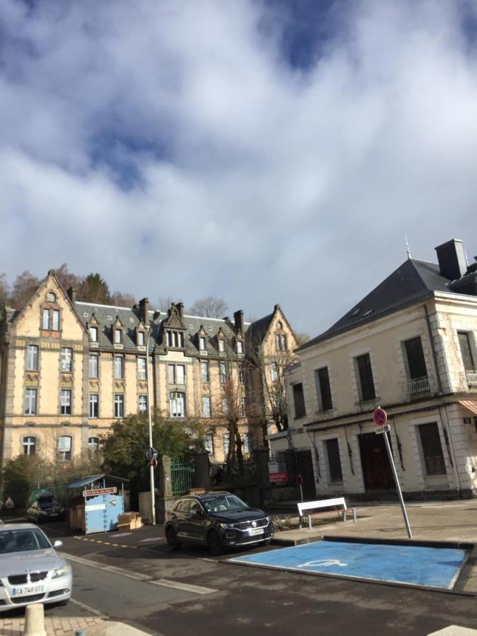 La Parisette Apartment La Bourboule Bagian luar foto